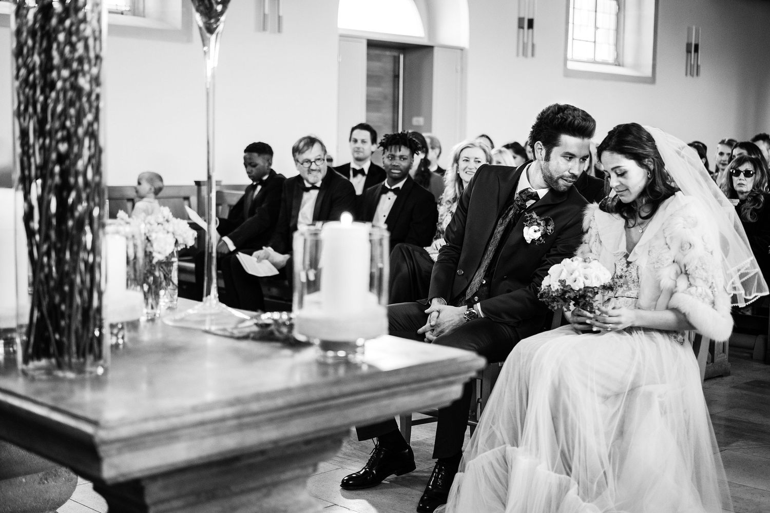 TLOOK photographe de mariage de style documentaire, aux portes des iris cérémonie à l'église
