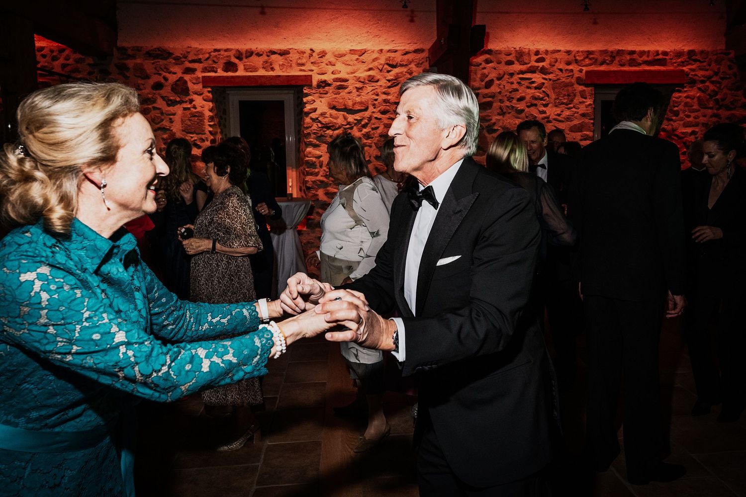 TLOOK photographe de mariage de style documentaire, aux portes des iris dance floor