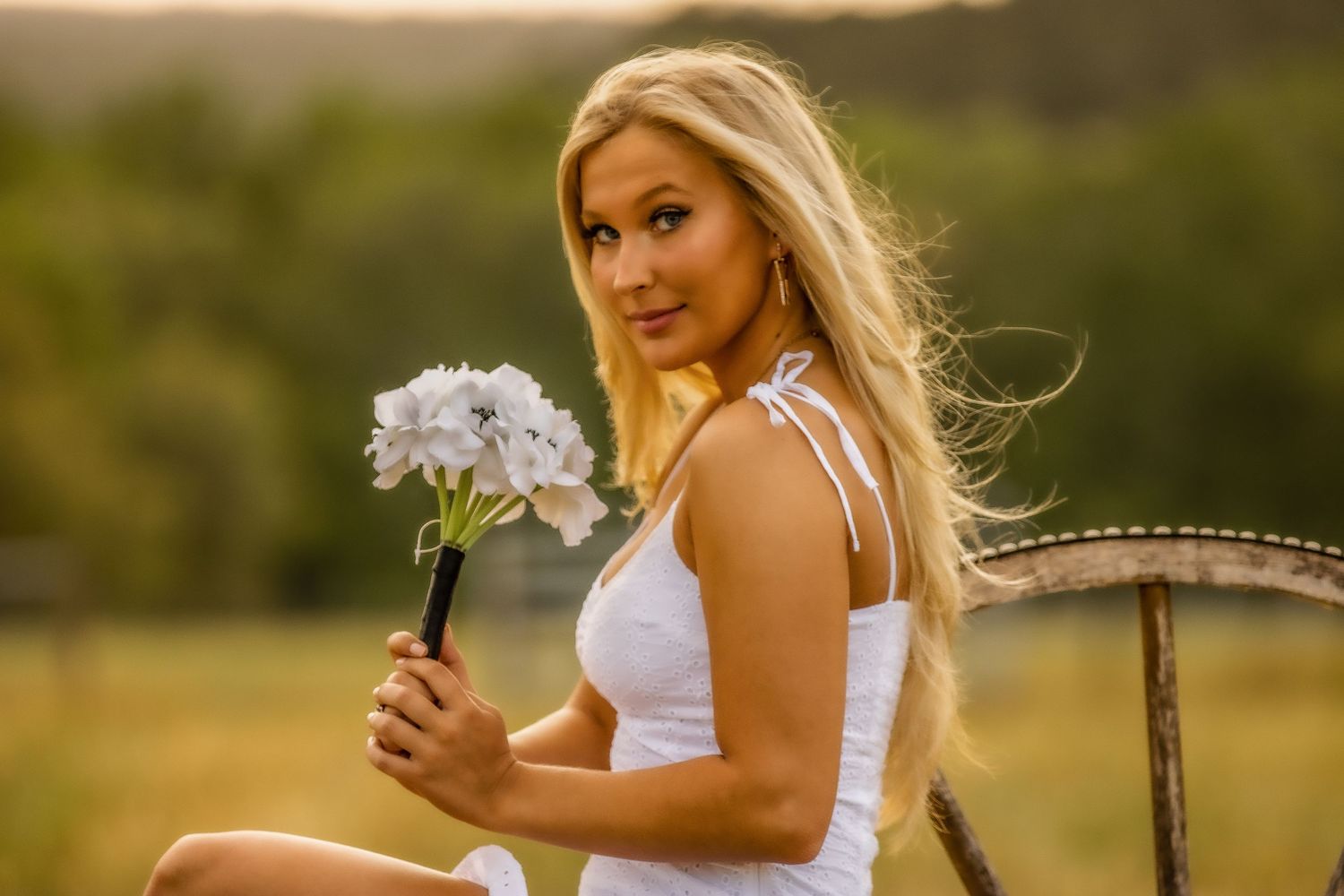 GILBERT HIGH SCHOOL SENIOR PORTRAITS AND MASON JAR PHOTOGRAPHY