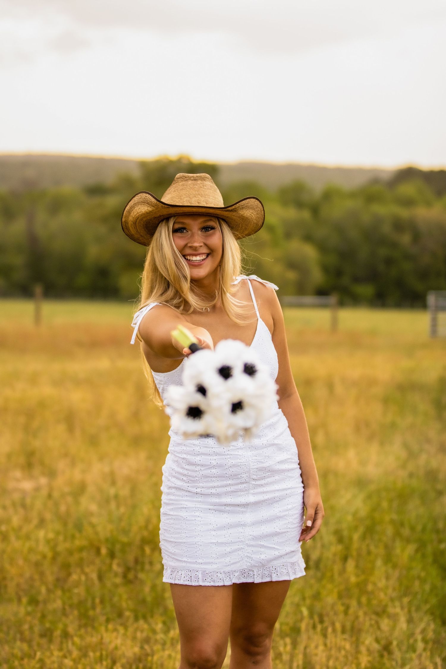 GILBERT HIGH SCHOOL SENIOR PORTRAITS AND MASON JAR PHOTOGRAPHY