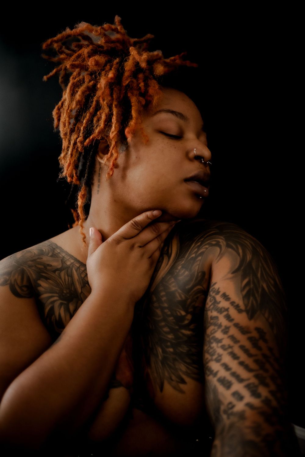 black wall boudoir, nude boudoir session