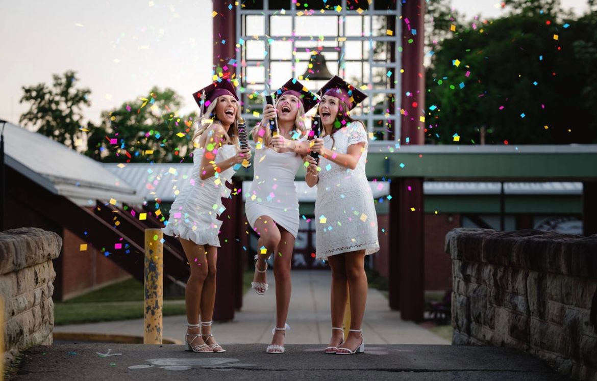 Senior photographer in the Beaver County Area with over 10 years of experience.