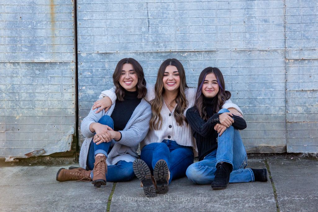sisters, gunnii sack photography, sibling fights, amador county photographer, plymouth ca