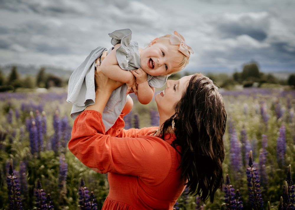 Washington Lupine field family portrait session by wander and wild photography