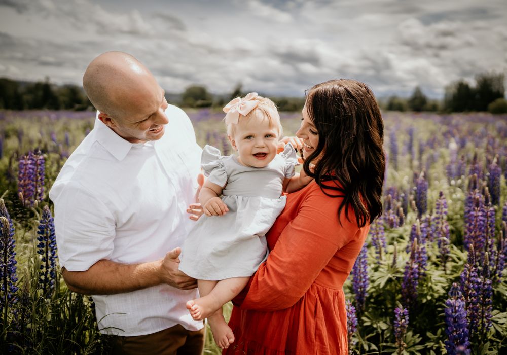 Washington Lupine field family portrait session by wander and wild photography