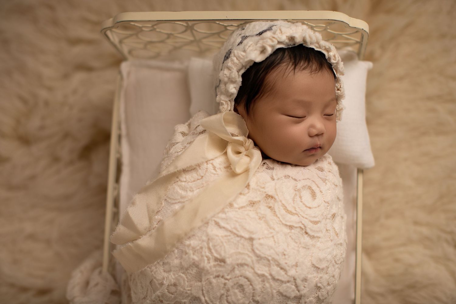Sara Prue Photography- Creating timeless newborn portraits.
