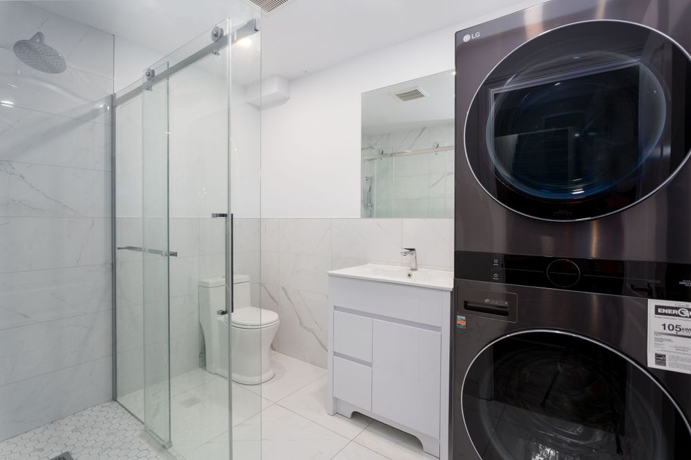 Beautiful, modern and bright bathroom in Montreal / Laval. Taken by professional real estate photographer.