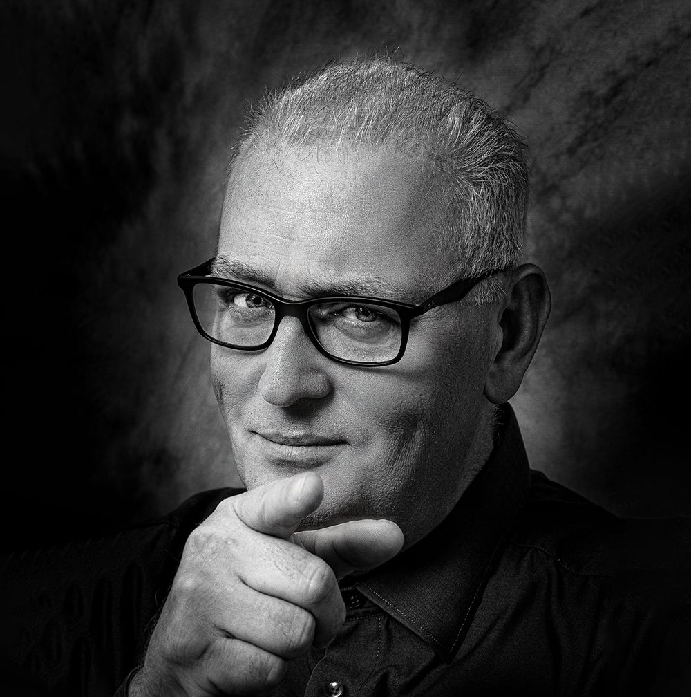 zakelijke portret fotograaf, LinkedIn, social media, fotostudio almere, portretfotografie, zelfportret, selfie, business