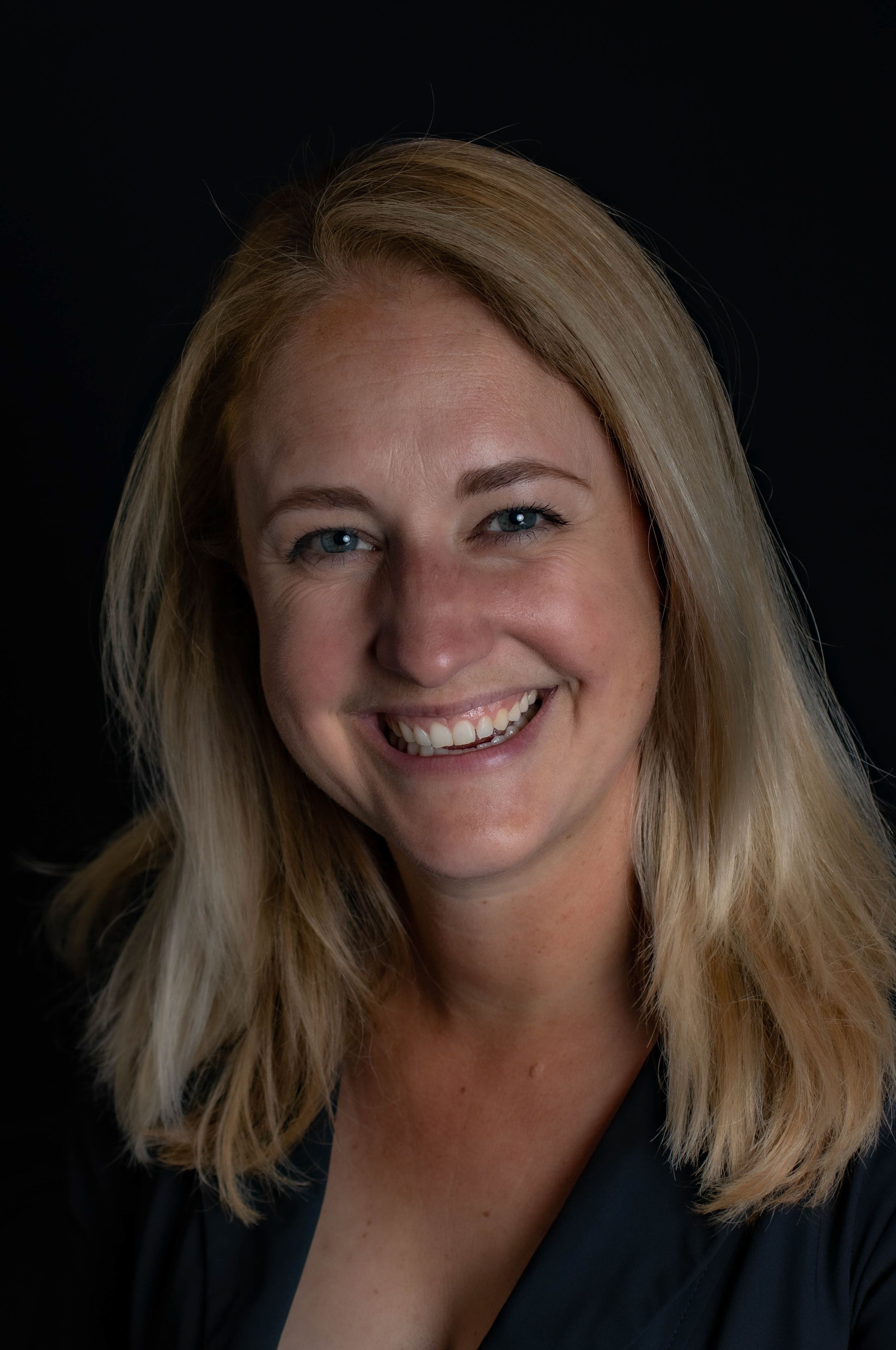 zakelijke portret fotograaf, LinkedIn, social media, fotostudio almere, portretfotografie, zelfportret, selfie, business
