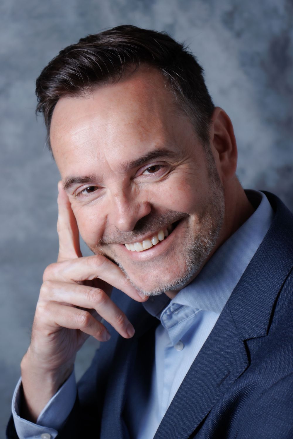 zakelijke portret fotograaf, LinkedIn, social media, fotostudio almere, portretfotografie, zelfportret, selfie, business