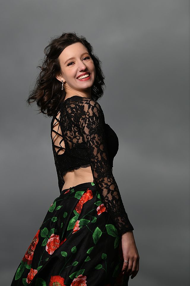 Hair style senior photo