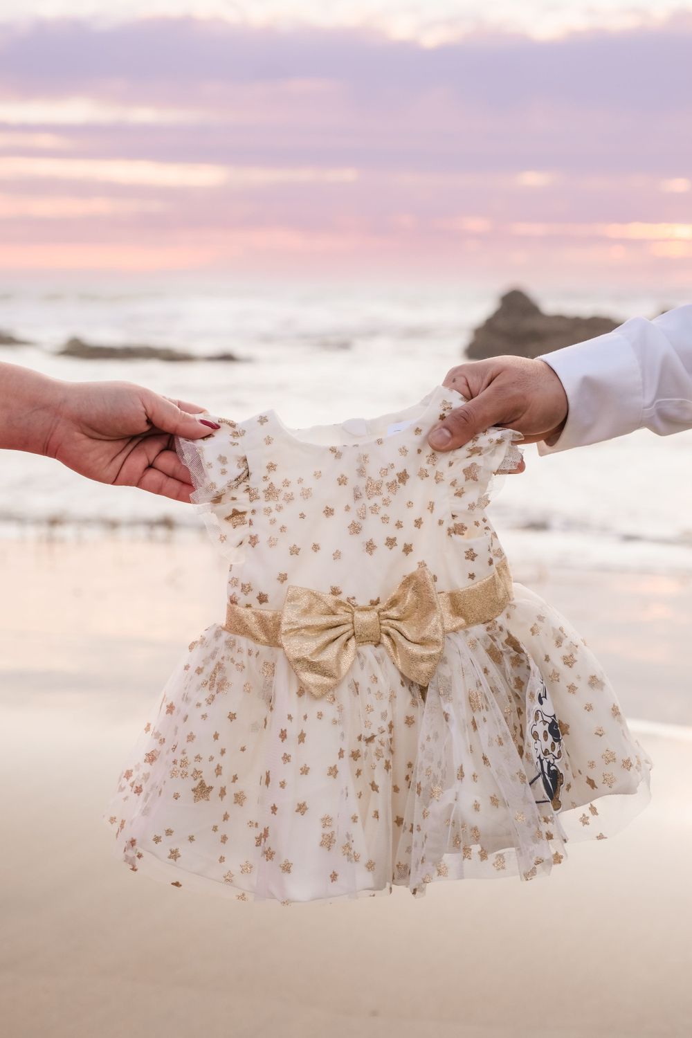 couples maternity photoshoot in halfmoon bay, halfmoon bay portrait photographer
