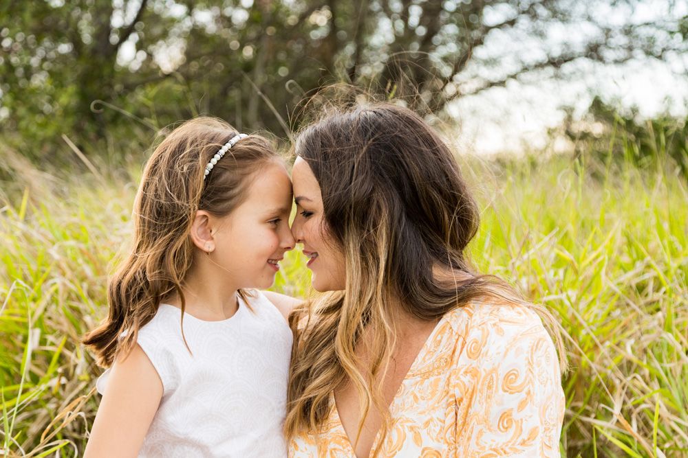 mother and daughter portrait in the long grass north brisbane photographer