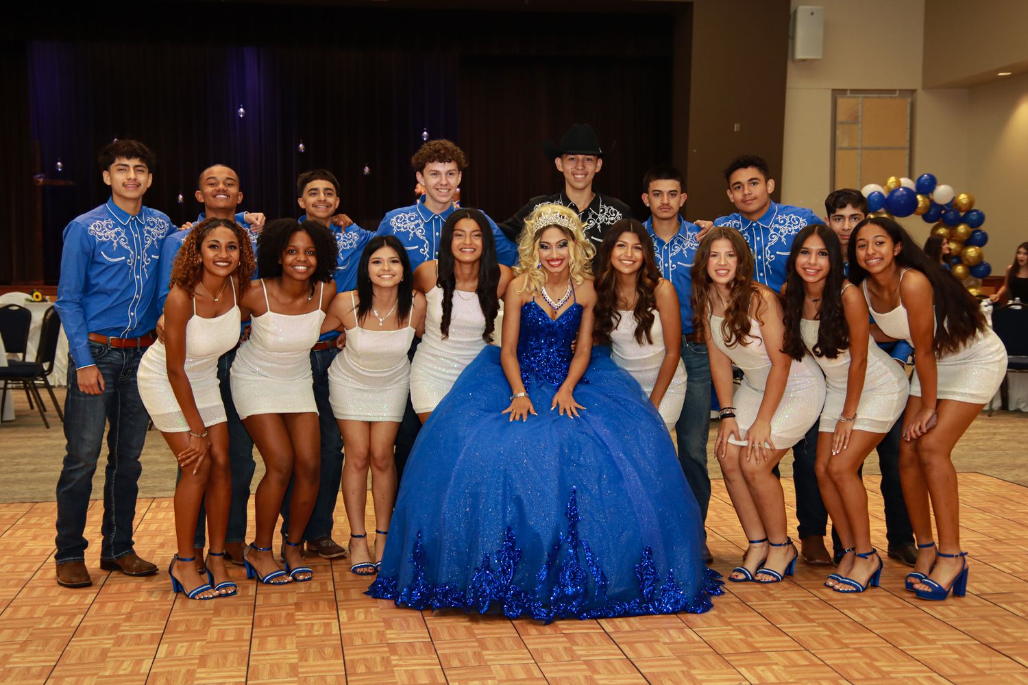 Blue quince damas and chambelanes