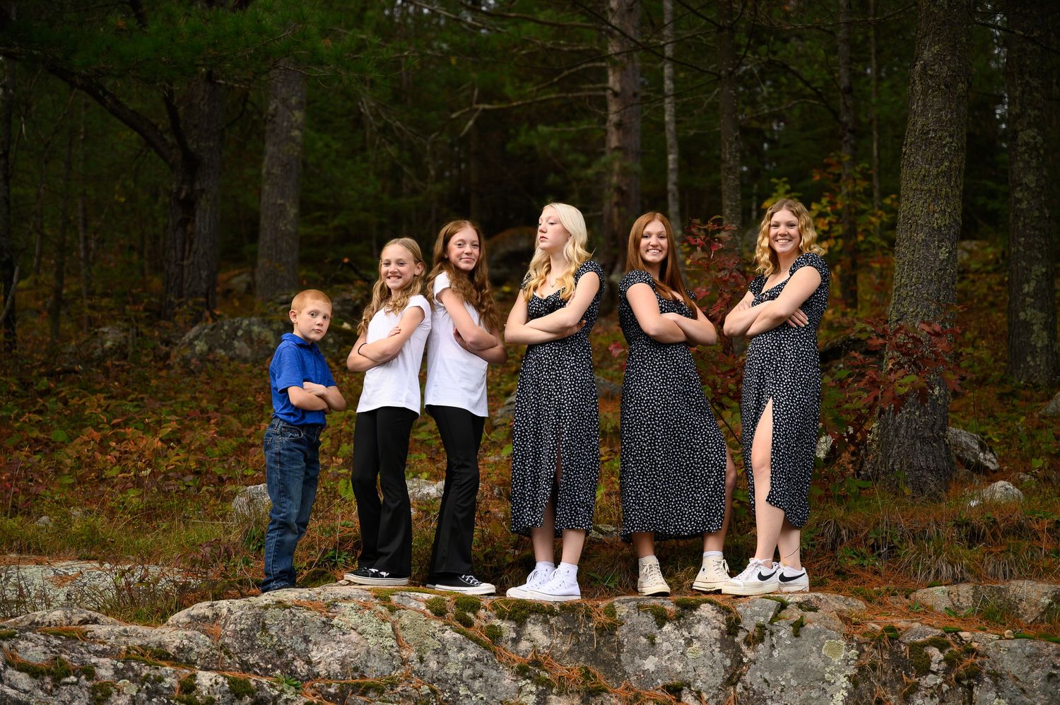 Koch family of six pose for kids photos in Orr, Minnesota.