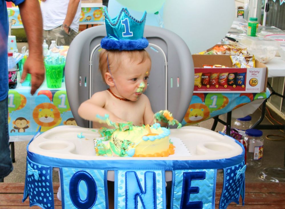 1st Birthday smash cake photos smash cake photographer smash cake photography