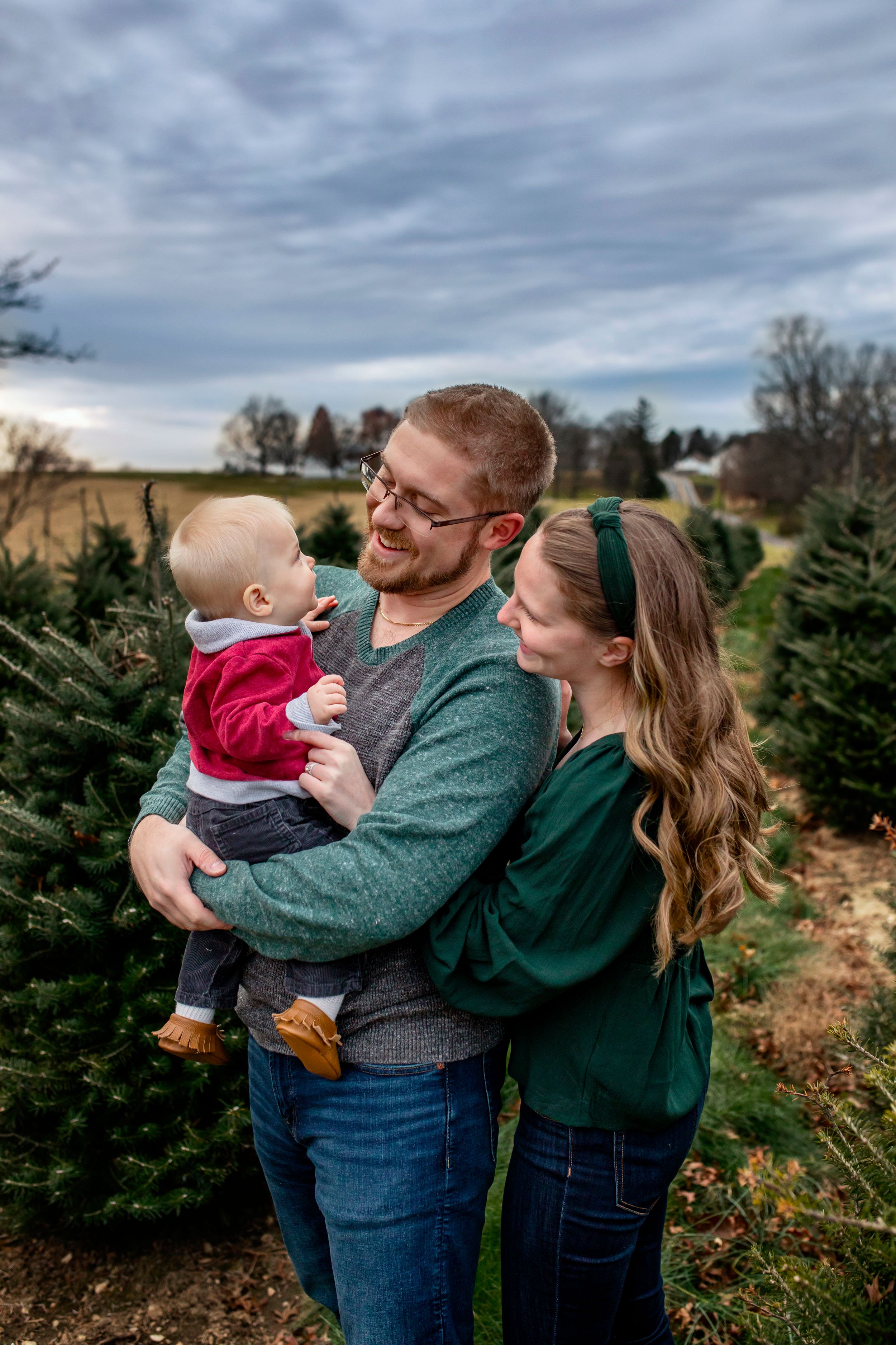 Christmas tree farm family photos, Lancaster, Pa