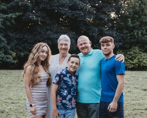 #outdoorphotoshoot #family #familyphotography #familyphotographer #familyphotoshoot #wiganphotographer #manchester