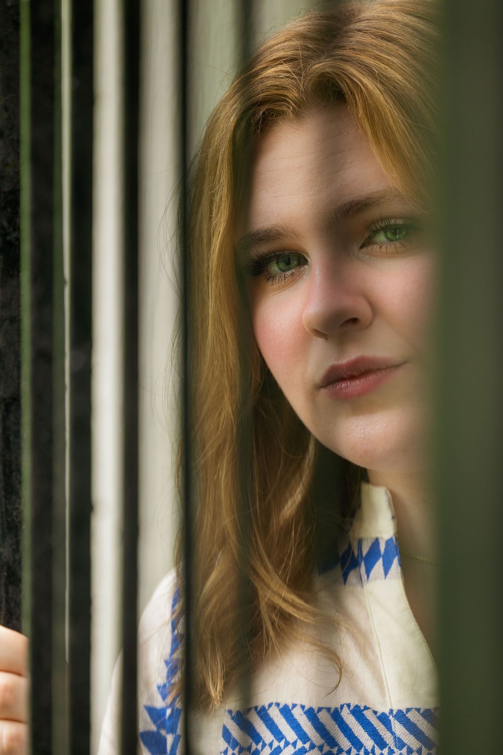 Stunning image captured of a high school senior in Forsyth Park, Savannah, Ga.