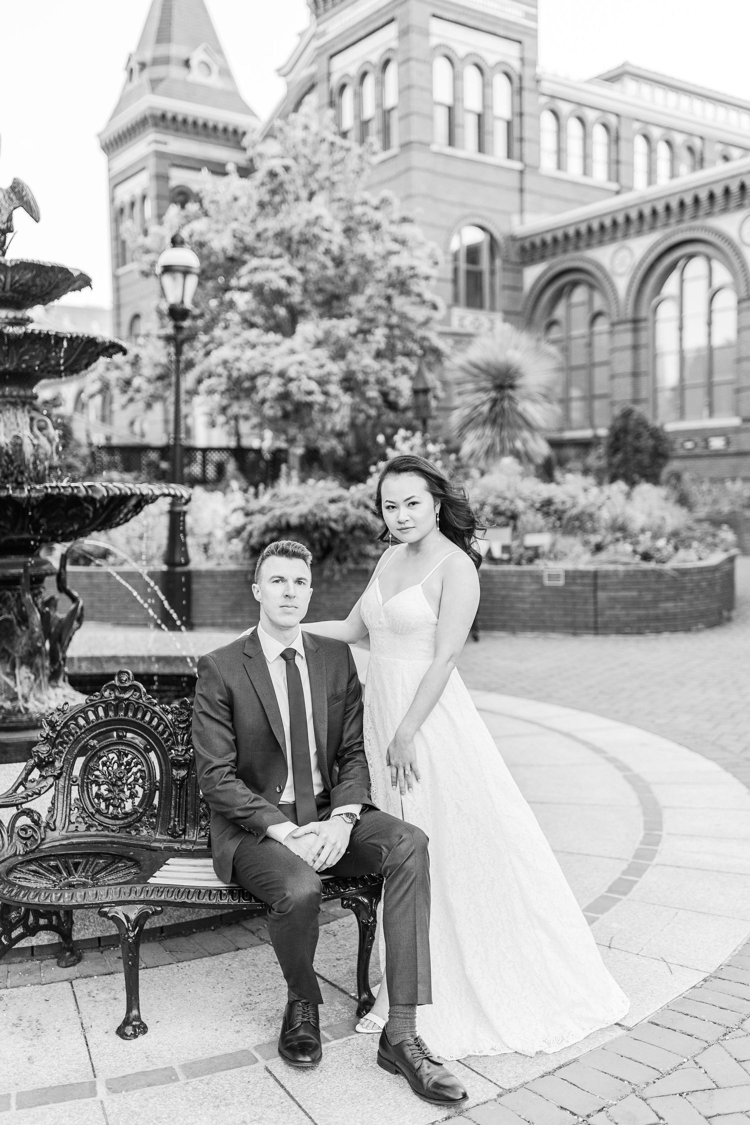 MOONGATE GARDEN WASHINGTON DC ENGAGEMENT PICTURES