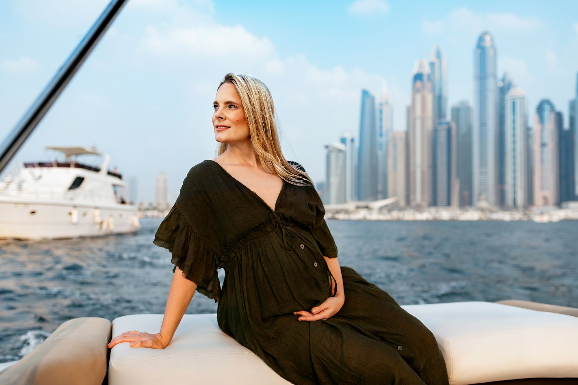 dubai boat tour with photo package