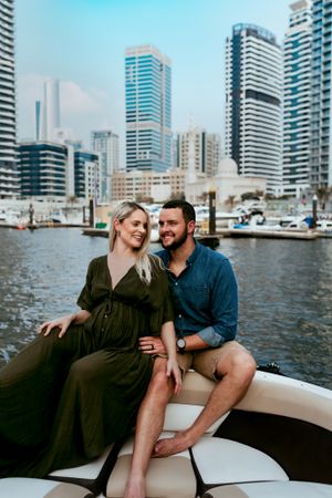 dubai skyline boat tour with photographer
