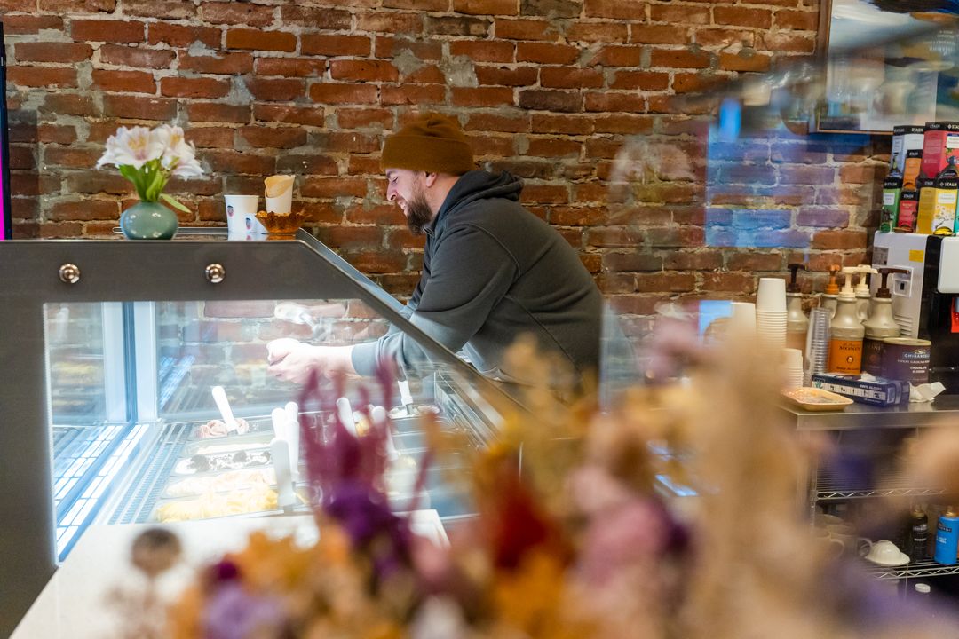staff serving gelato