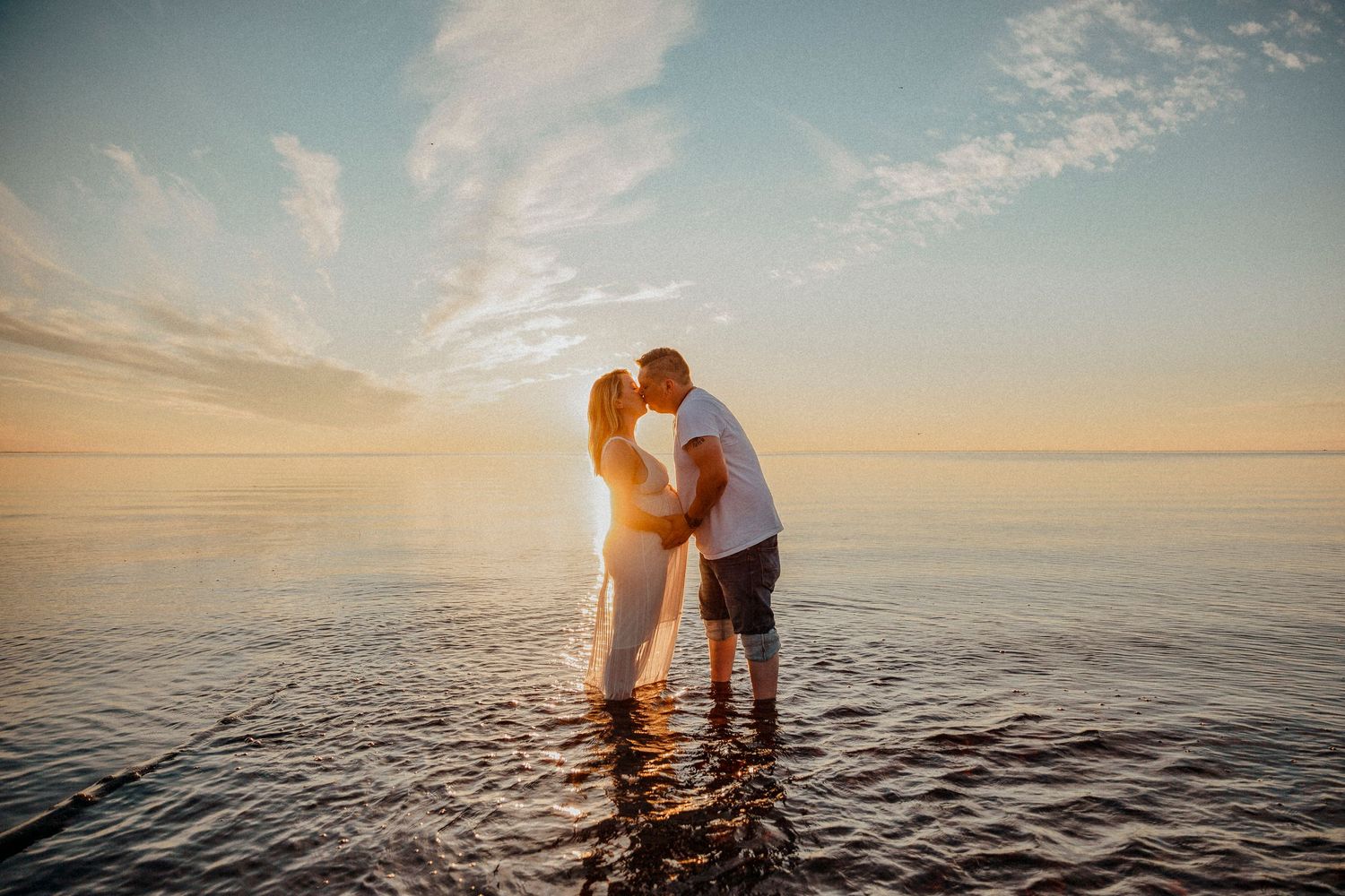 outdoor maternity photography in victoria bc.