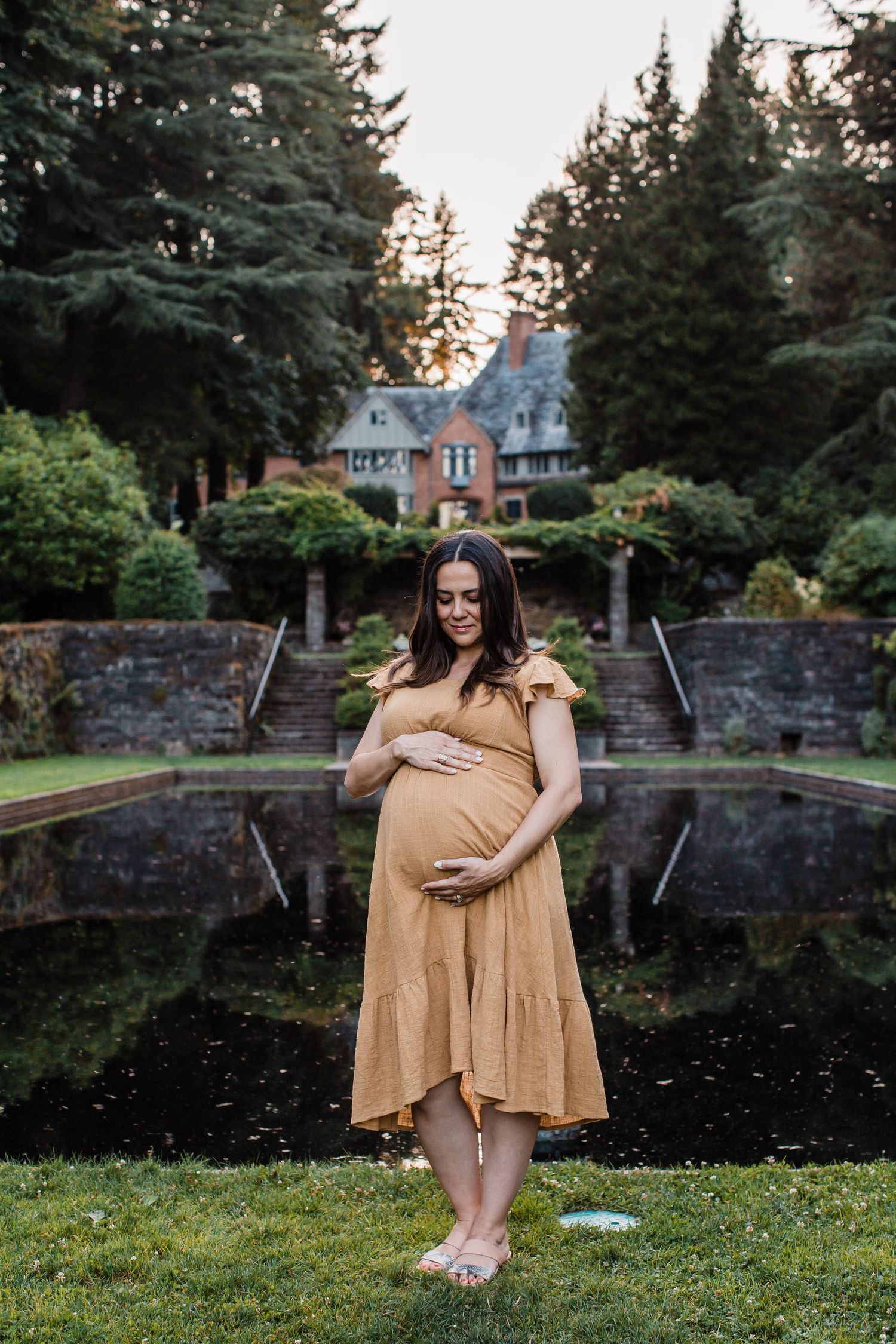Maternity Photography at Lewis and Clark College