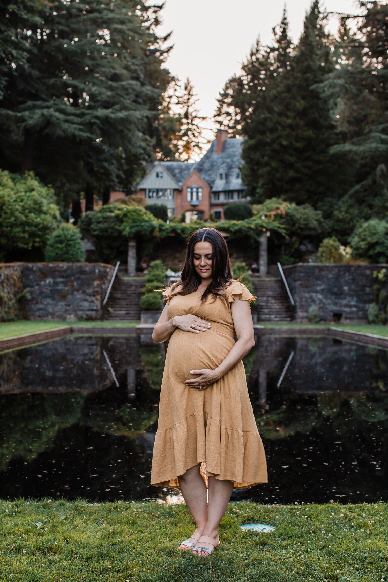 Maternity Photography at Lewis and Clark College