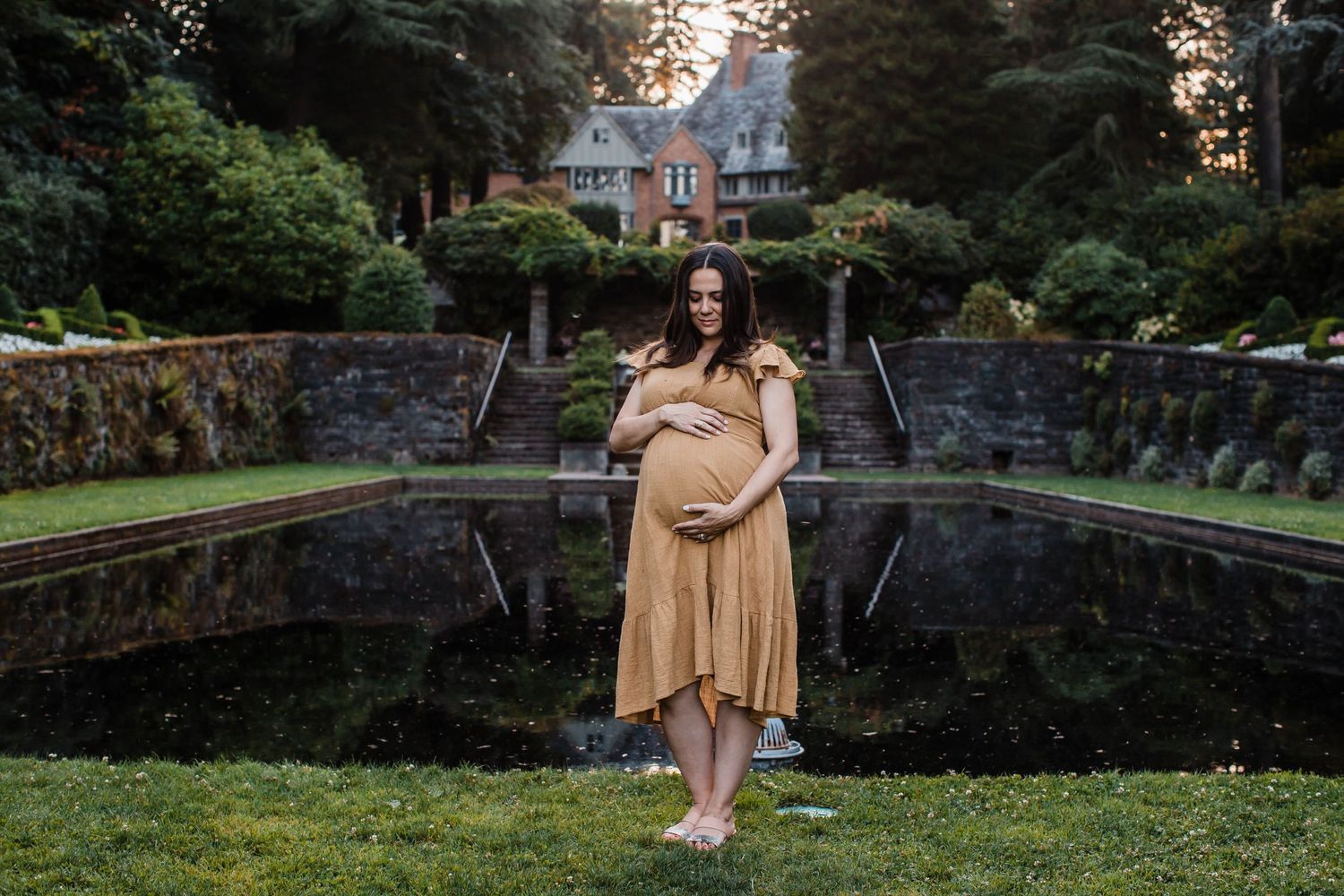 Maternity Photography at Lewis and Clark College