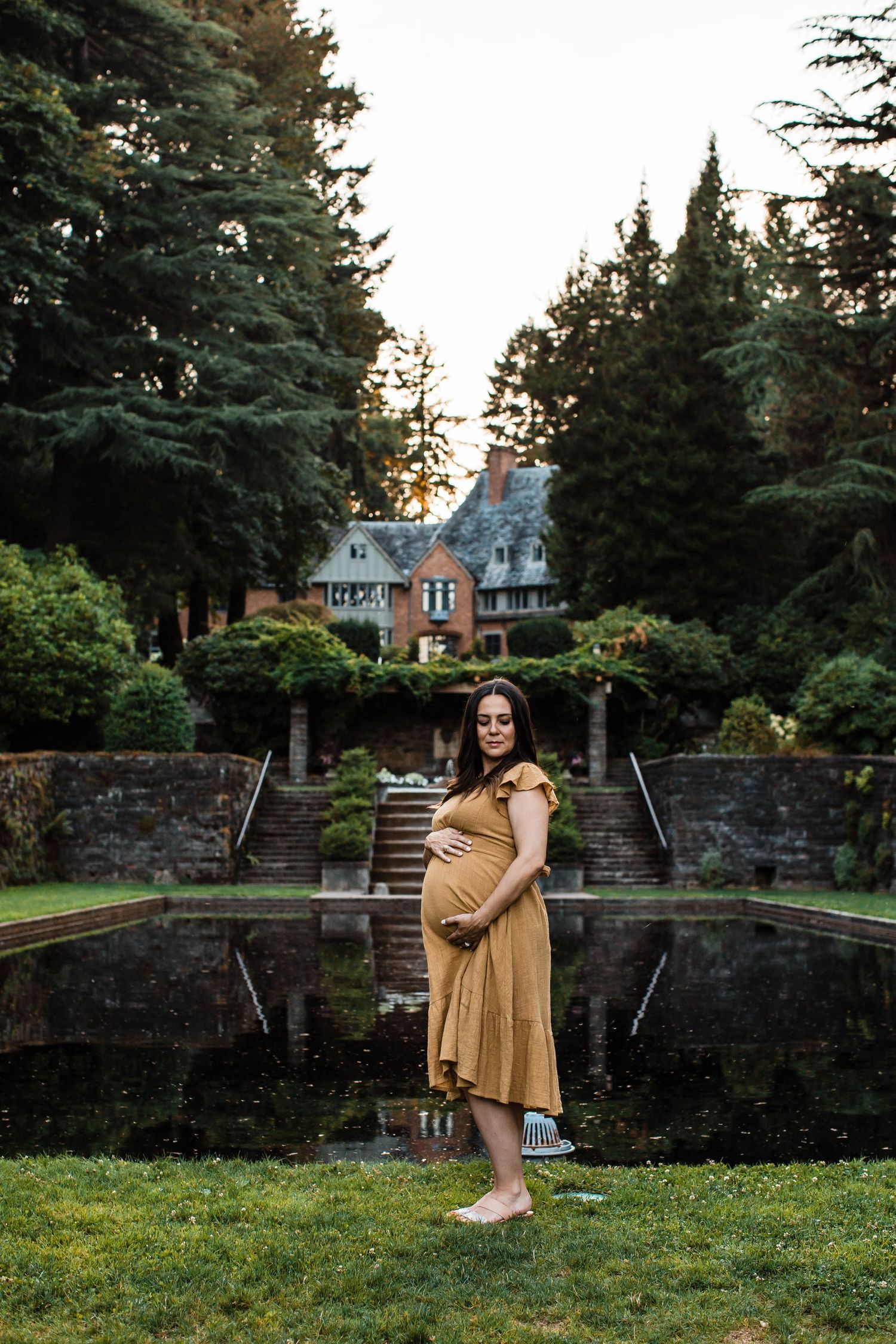 Maternity Photography at Lewis and Clark College