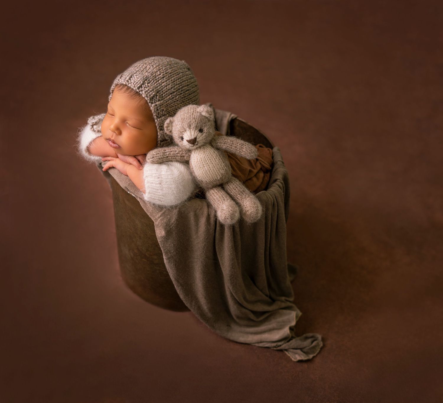 Newborn, maternity, family & cake smash photography in Hayes, West London. Studio & home sessions with props, backdrops & personalised touch