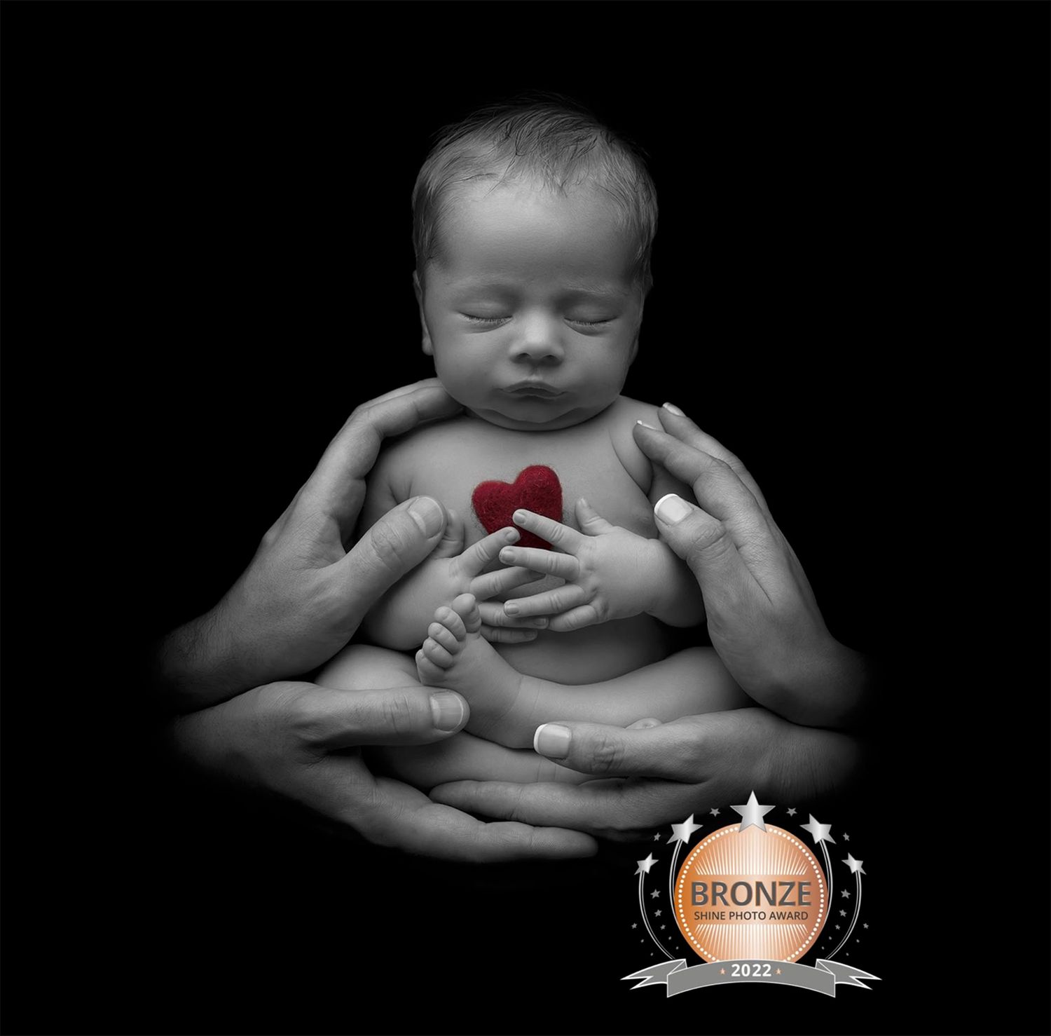 Expert newborn, maternity, family & cake smash photography in Hayes, West London. Studio & home sessions with props, backdrops & accessories