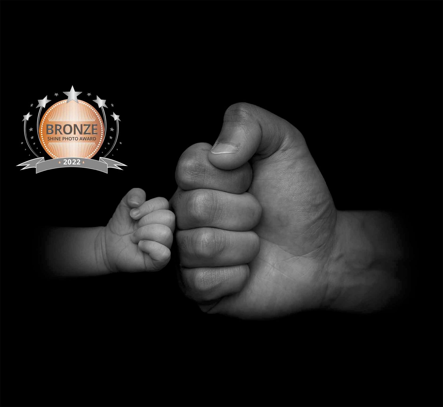 Expert newborn, maternity, family & cake smash photography in Hayes, West London. Studio & home sessions with props, backdrops & accessories