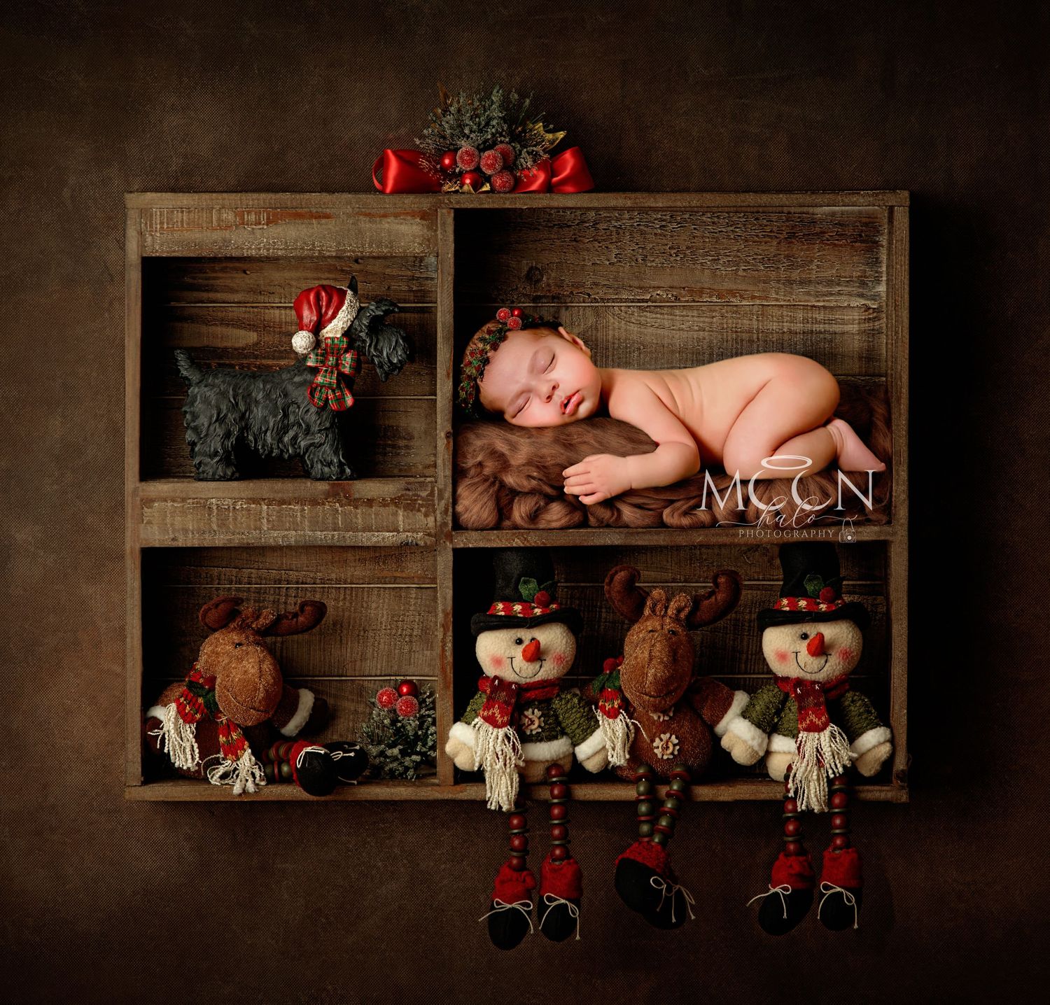 Expert newborn, maternity, family & cake smash photography in Hayes, West London. Studio & home sessions with props, backdrops & accessories