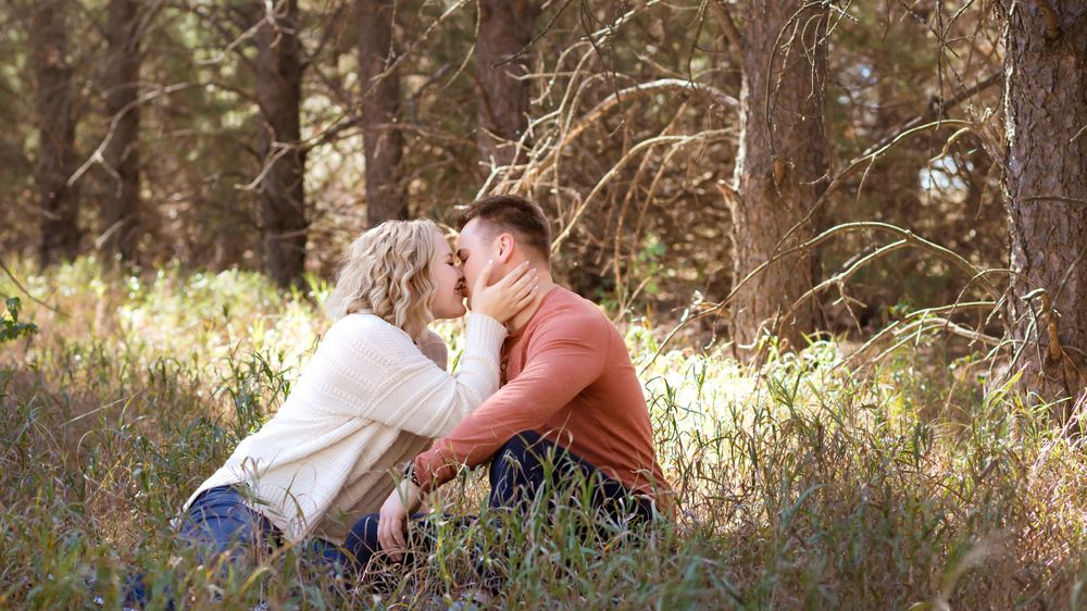 Engagement Photography, Western North Dakota, Couples Photography, Hebron North Dakota Photography , Lake Tschida