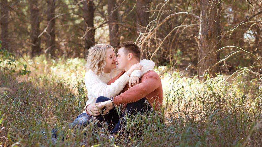 Engagement Photography, Western North Dakota, Couples Photography, Hebron North Dakota Photography , Lake Tschida
