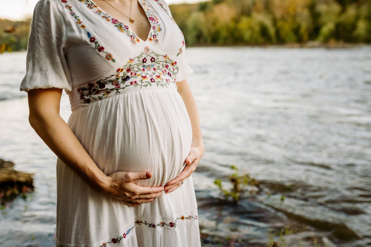 artistic-maternity-photoshoot-broadway-nc