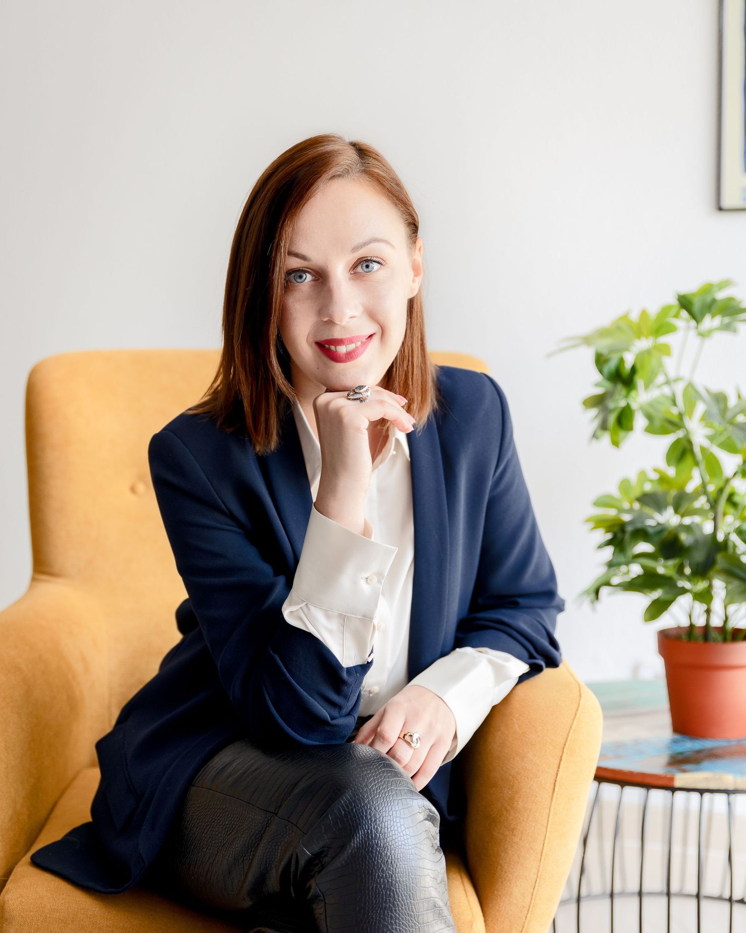 Singapore, corporate headshots, linkedin profile photos, women in business, personal branding singapore, portrait photography, ceo photos