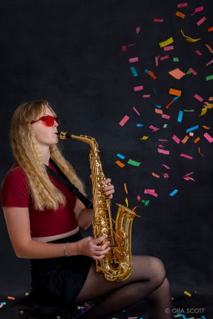 senior photos maui photographer saxophone player
