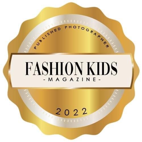 Gold circular badge for Fashion Kids Magazine 2022 with scalloped edges.