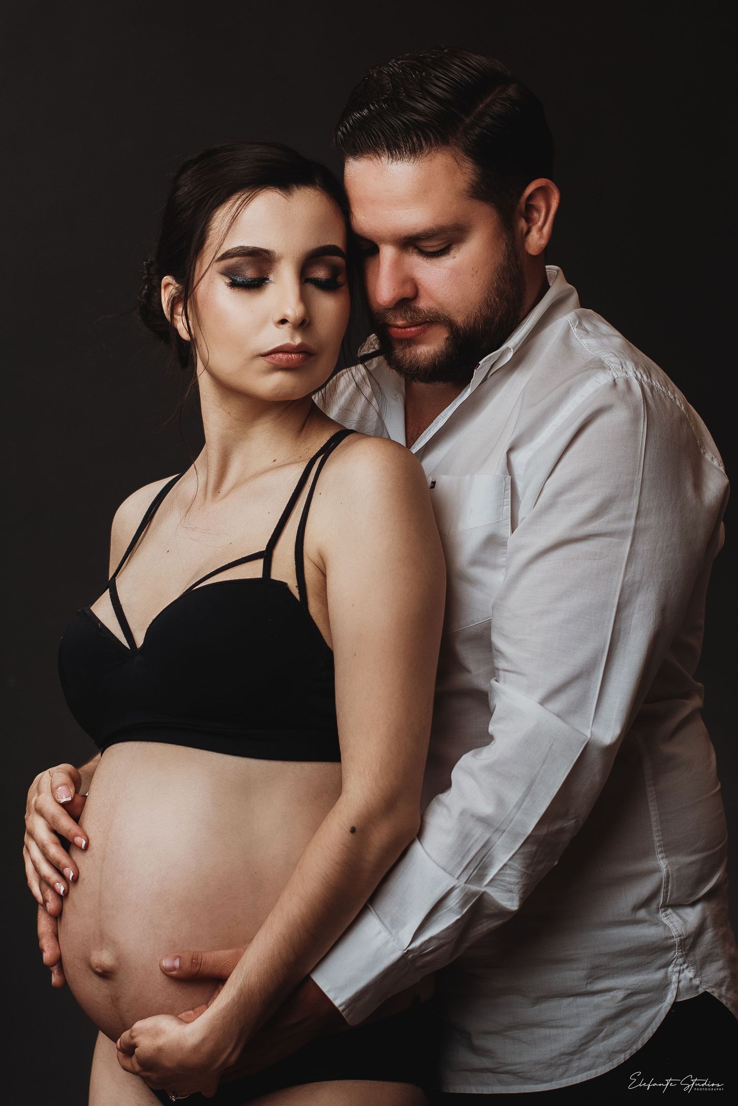 Vancouver Professional Family and lifestyle portraits maternity