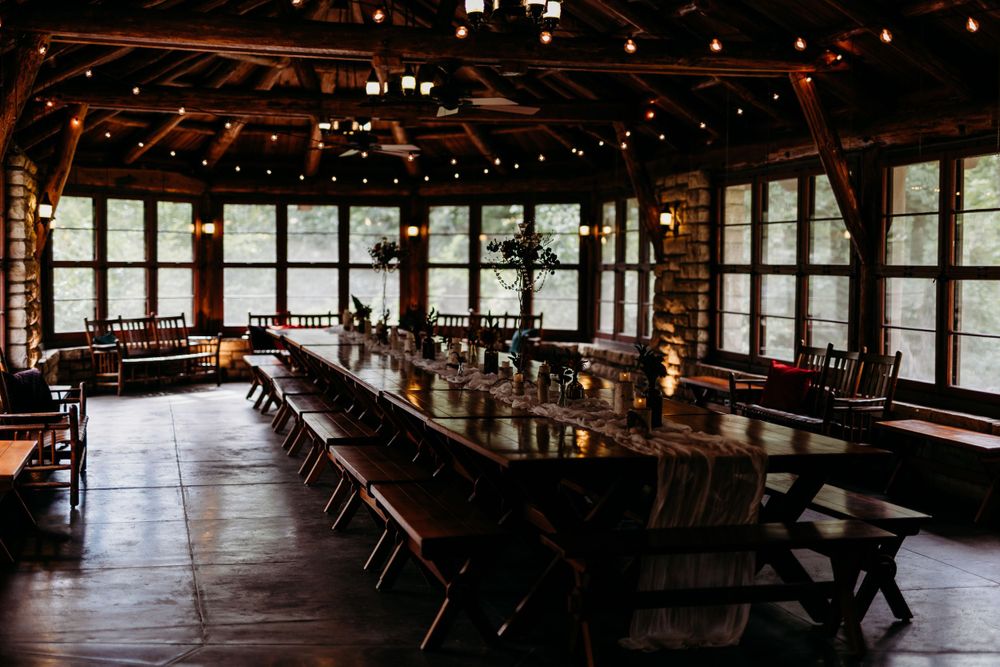 beautiful wedding set up at palisades Kepler state park in mt Vernon Iowa sage and ivy studio Iowa corridor