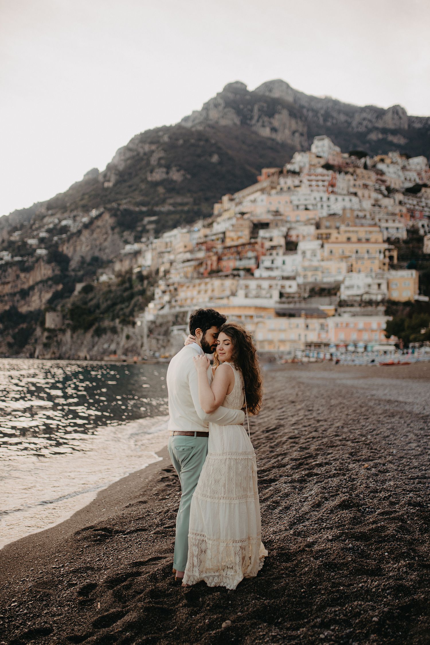 Amalfi Coast Photographer - Positano, Ravello, Amalfi, Maiori elopement, proposal, wedding creator. Book your photoshoot.