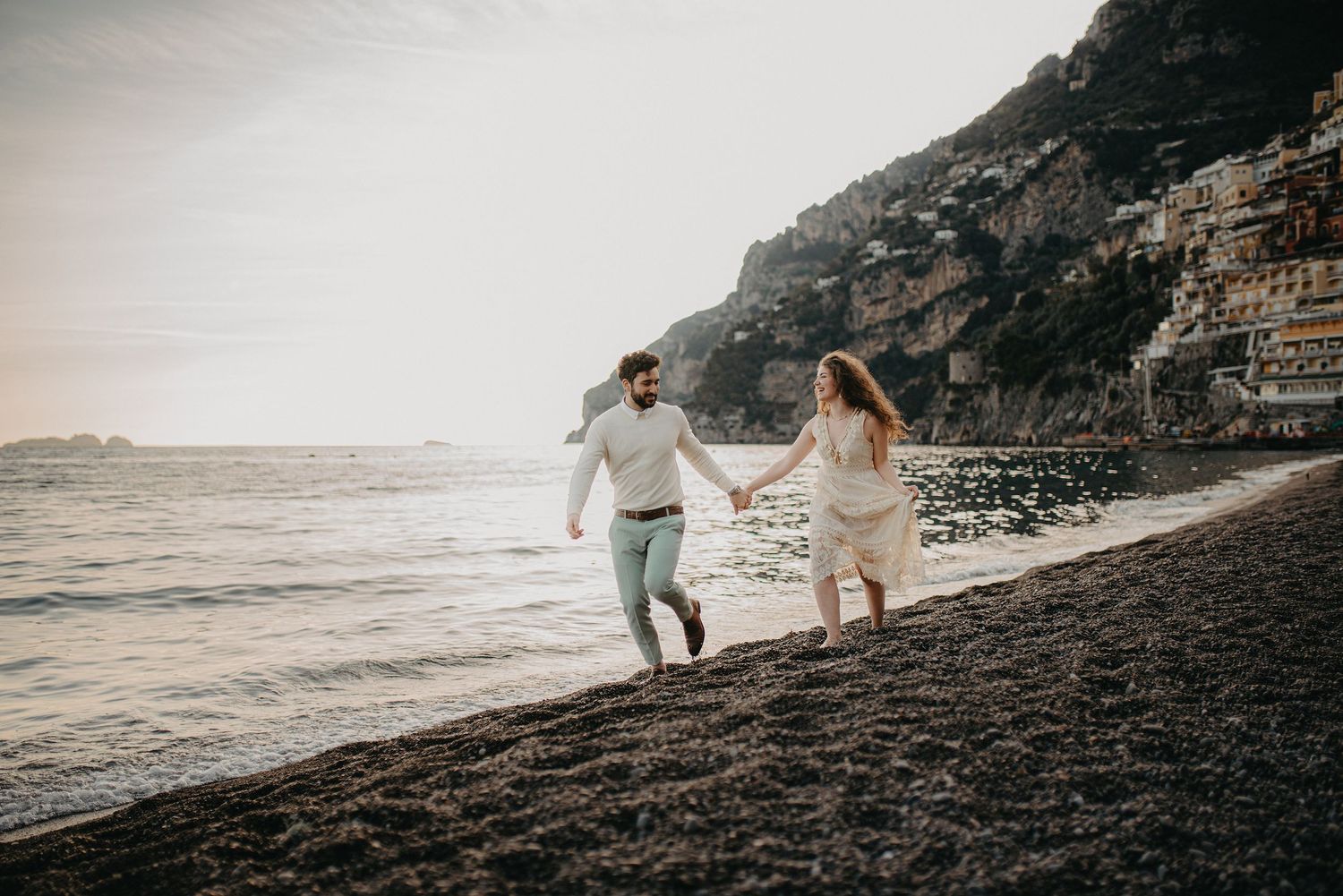 Amalfi Coast Photographer - Positano, Ravello, Amalfi, Maiori elopement, proposal, wedding creator. Book your photoshoot.
