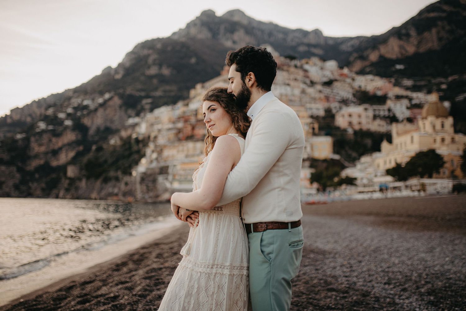 Amalfi Coast Photographer - Positano, Ravello, Amalfi, Maiori elopement, proposal, wedding creator. Book your photoshoot.