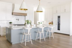 H. Bero Interior Design photos beach vibes kitchen on Lake Washington