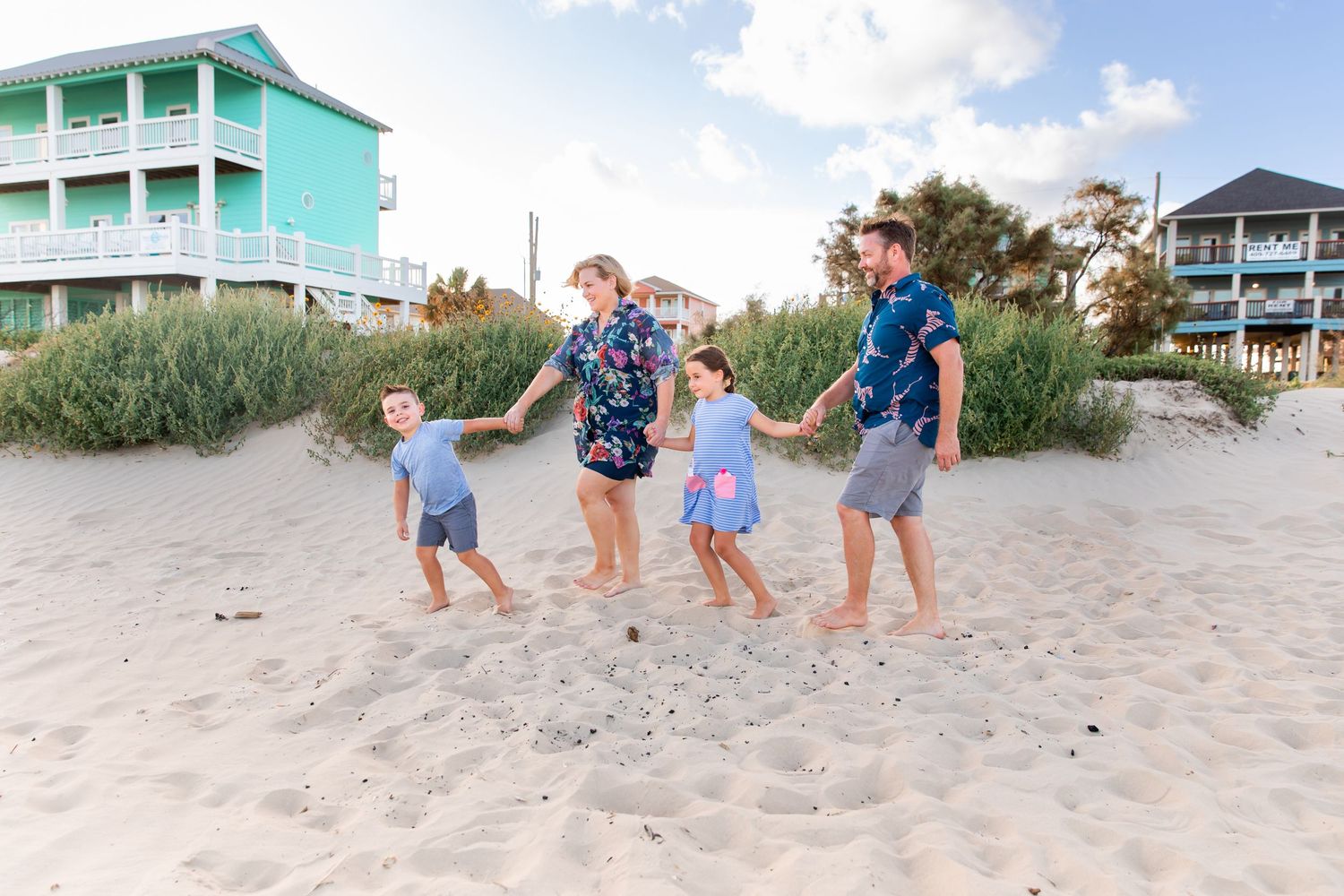 family-photos-on-the-beach