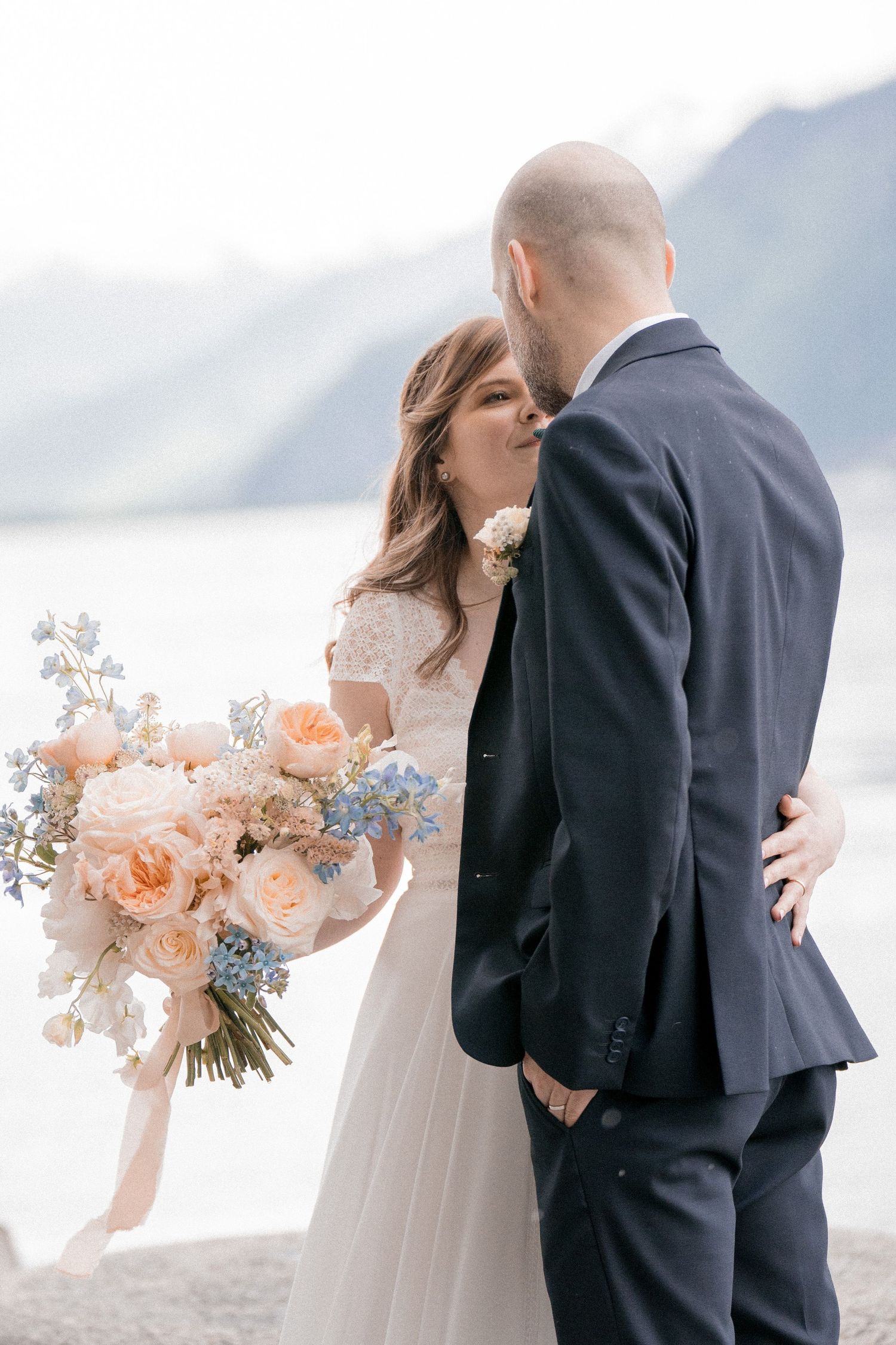 Session de couple au bord du lac Léman